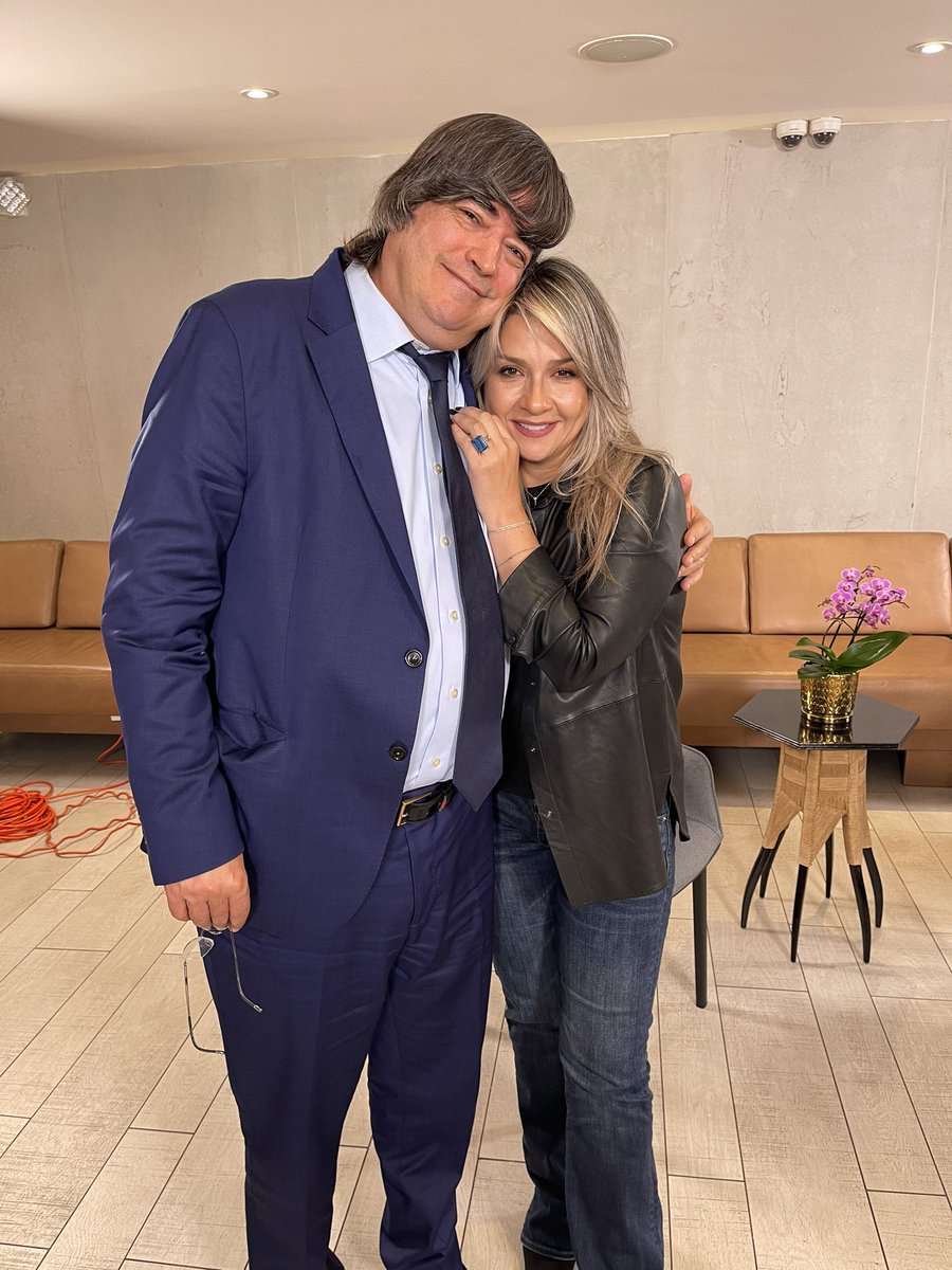 Wilson_Suaza_'s tweet image. 🚨¿Que piensas de Vicky Dávila y Jaime Bayle? 

Son los mejores= dale ❤️
Son los Peores= dale RT 🔄
Comenta 💬