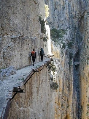 outotec's tweet photo. Cliffside Path, China #CliffsidePath #China https://t.co/isXVFhZhSa https://t.co/bBoEOVTt8W