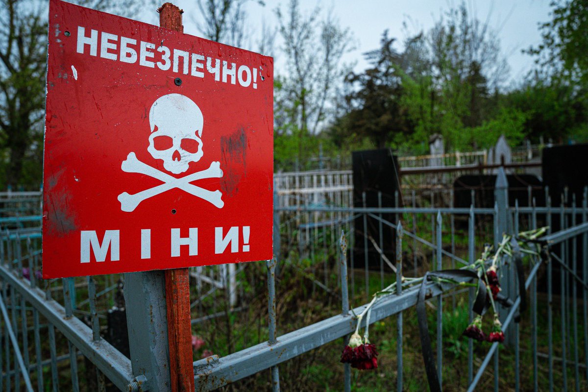 Back from ten days of relief work in #ukraine. We distributed blankets, food, medical supplies, clothing and sleeping bags to people. The situation is dire. The #need and #destruction is enormous! There are #mines and duds everywhere. Next mission soon!