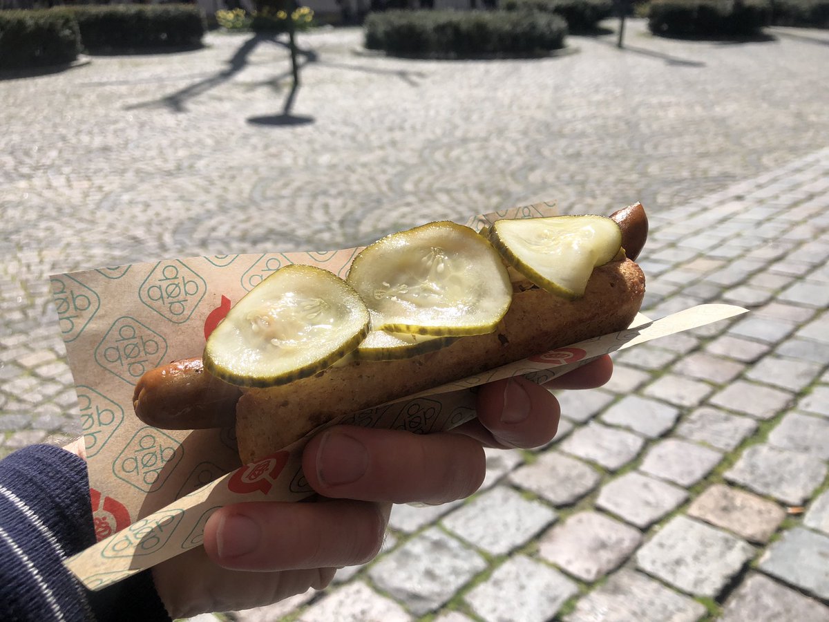 Robert Strand 🇺🇸🇳🇴🇸🇪🇩🇰🇫🇮🇮🇸 (@robertgstrand) on Twitter photo Back in Copenhagen🇩🇰 to run another “Sustainable Capitalism in the Nordics?” program with <a href="/BerkeleyHaas/">Haas School of Business</a> Executive MBAs in collaboration with <a href="/CBScph/">Copenhagen Business School</a>. First stop (as always): DØP - Den Økologiske Pølsemand! Back in Copenhagen🇩🇰 to run another “Sustainable Capitalism in the Nordics?” program with <a href="/BerkeleyHaas/">Haas School of Business</a> Executive MBAs in collaboration with <a href="/CBScph/">Copenhagen Business School</a>. First stop (as always): DØP - Den Økologiske Pølsemand!