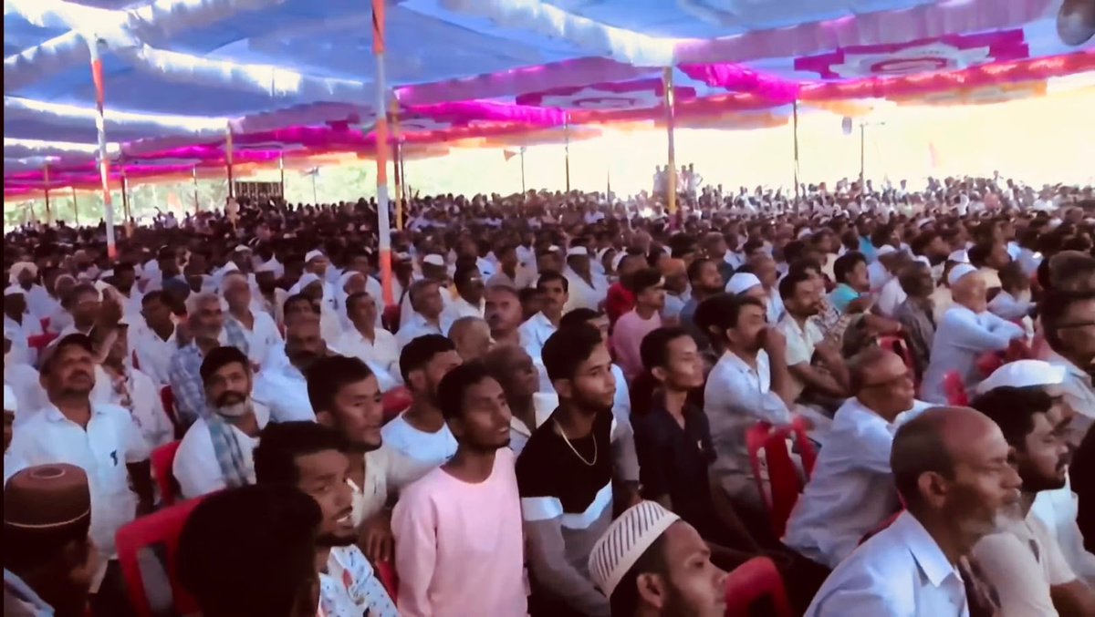 AIPCJHR's tweet photo. @priyankagandhi ने कहा कि PM और #BJP नेताओं से किसानों,युवाओं, महिलाओं,ST/SC,OBC #कर्नाटक के छोटे व्यवसायों की पीड़ा पर जवाब देने के बजाय अपने स्वयं के बारे में शिकायतों की। उन्होंने PM कहा कि अगर मोदी एंड कंपनी द्वारा उनके परिवार पर वर्षों तक की गई गालियों की एक सूची बनाई जाए। https://t.co/PRZVDESaJ7