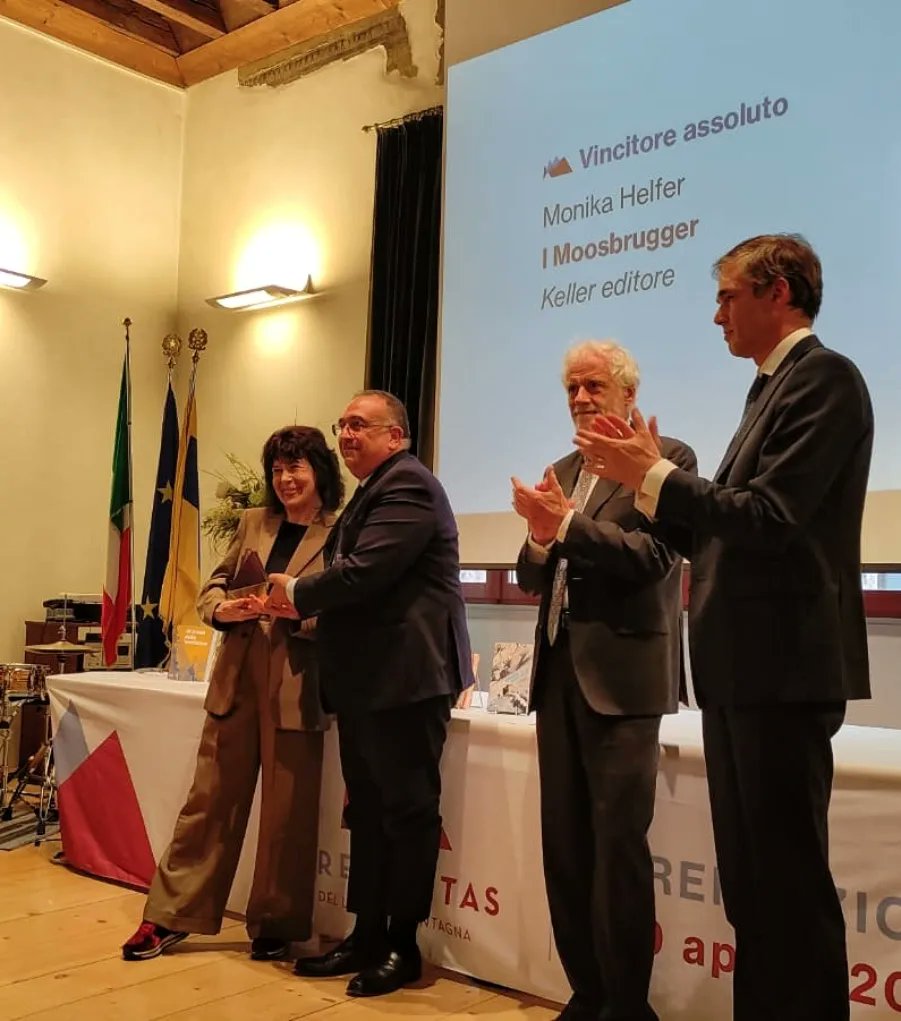 KellerEditore's tweet photo. Complimenti a #MonikaHelfer per aver appena vinto il #PremioItas Libro di montagna con "I Moosbrugger", nella traduzione dal tedesco di Scilla Forti.
๐๐๐
#libriK
#30aprile https://t.co/Vgaenydcjc