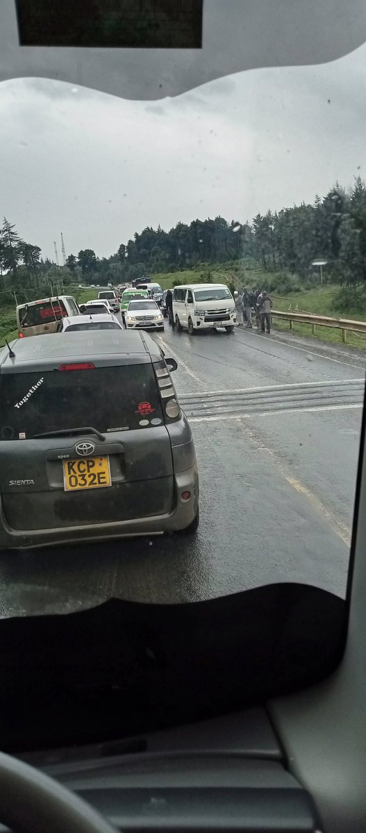 gems_gee's tweet photo. @Ma3Route accident kijabe Nakuru bound.its wet drive safe https://t.co/kFprJSt4x5
