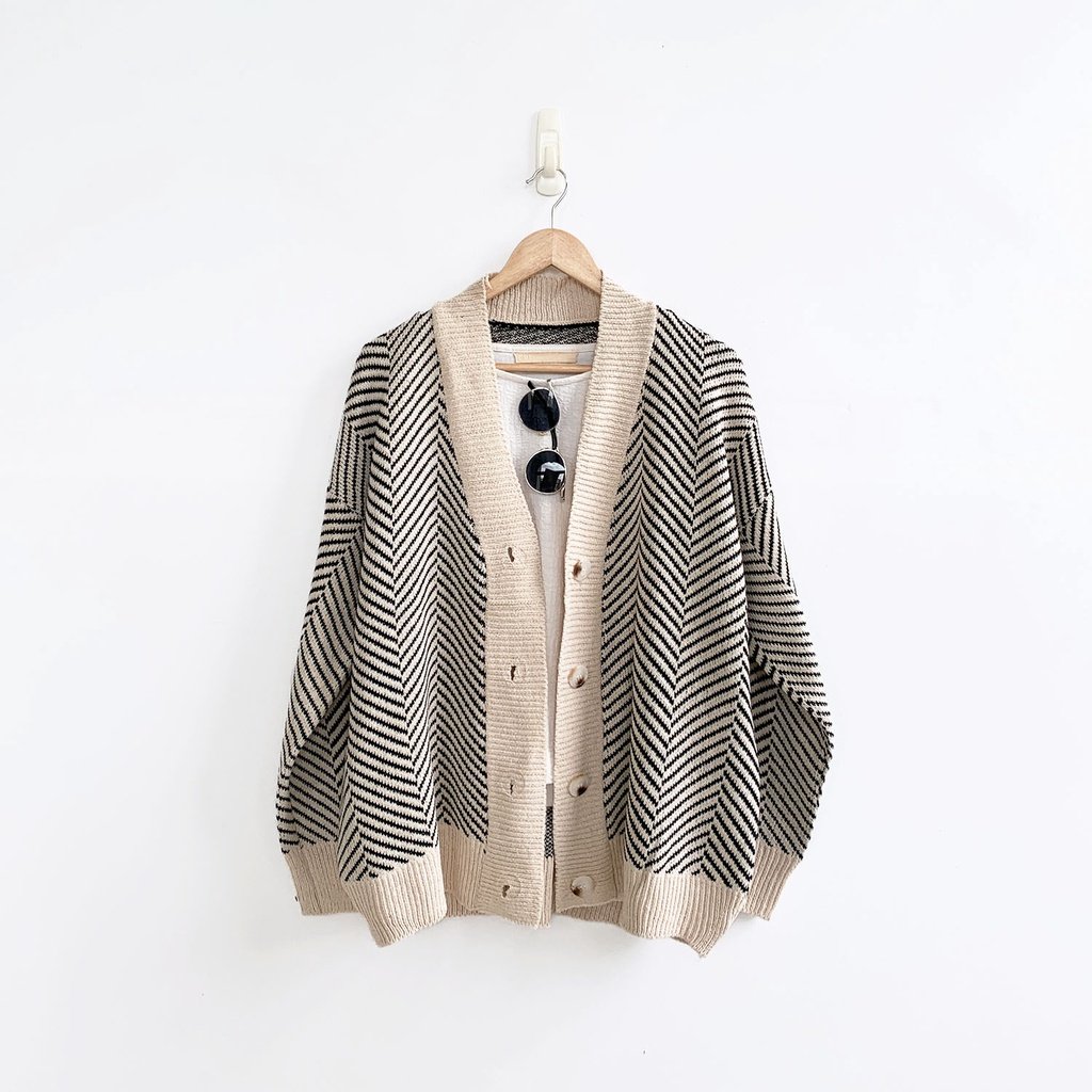 ziexiv's tweet photo. Rekomendasi cardigan rajut ✨
📎https://t.co/xtiAtTGxwy
📎https://t.co/zxZ2y45Ani
📎https://t.co/R4dawOgond
📎https://t.co/y08CbINPim https://t.co/fcoul2BYJ1