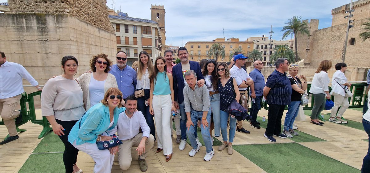 DavidAracil's tweet photo. Desde Elche todos unidos con @CarlosMazon40 arranca el #CAMBIO para toda la provincia de Alicante. 💪💙🅿️🅿️

@PopularesSJ con #Ganas 🚀
#EntreTodos #SonríeYaVieneElCambio
#MazónPresidente https://t.co/AIJMoWn0sV
