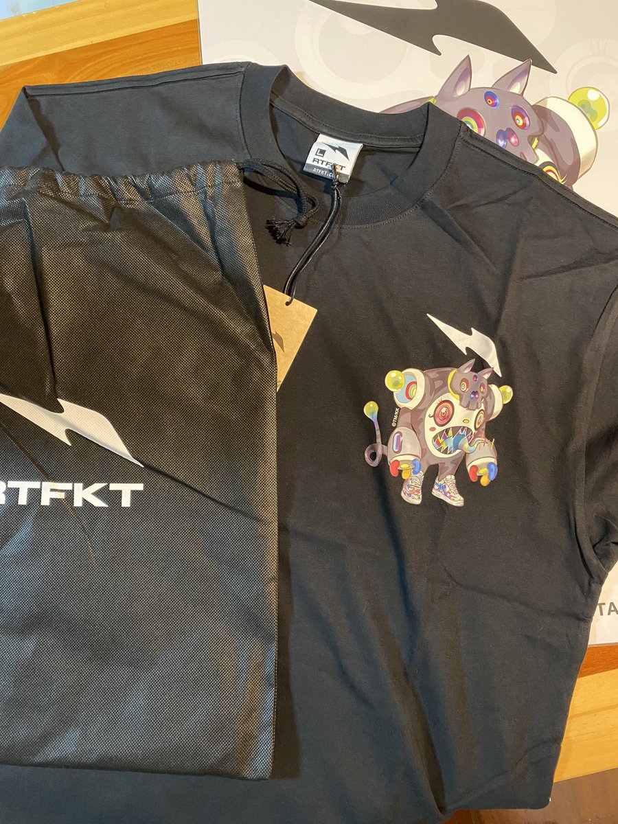 mw_st's tweet photo. 見せ方が上手い。RTFKTはNFTからはじまったプロジェクトだけど完全にファッションのほうに舵を切るようです。AF1も興味なかったけど気になってきました。 https://t.co/A3ejvv8O0K