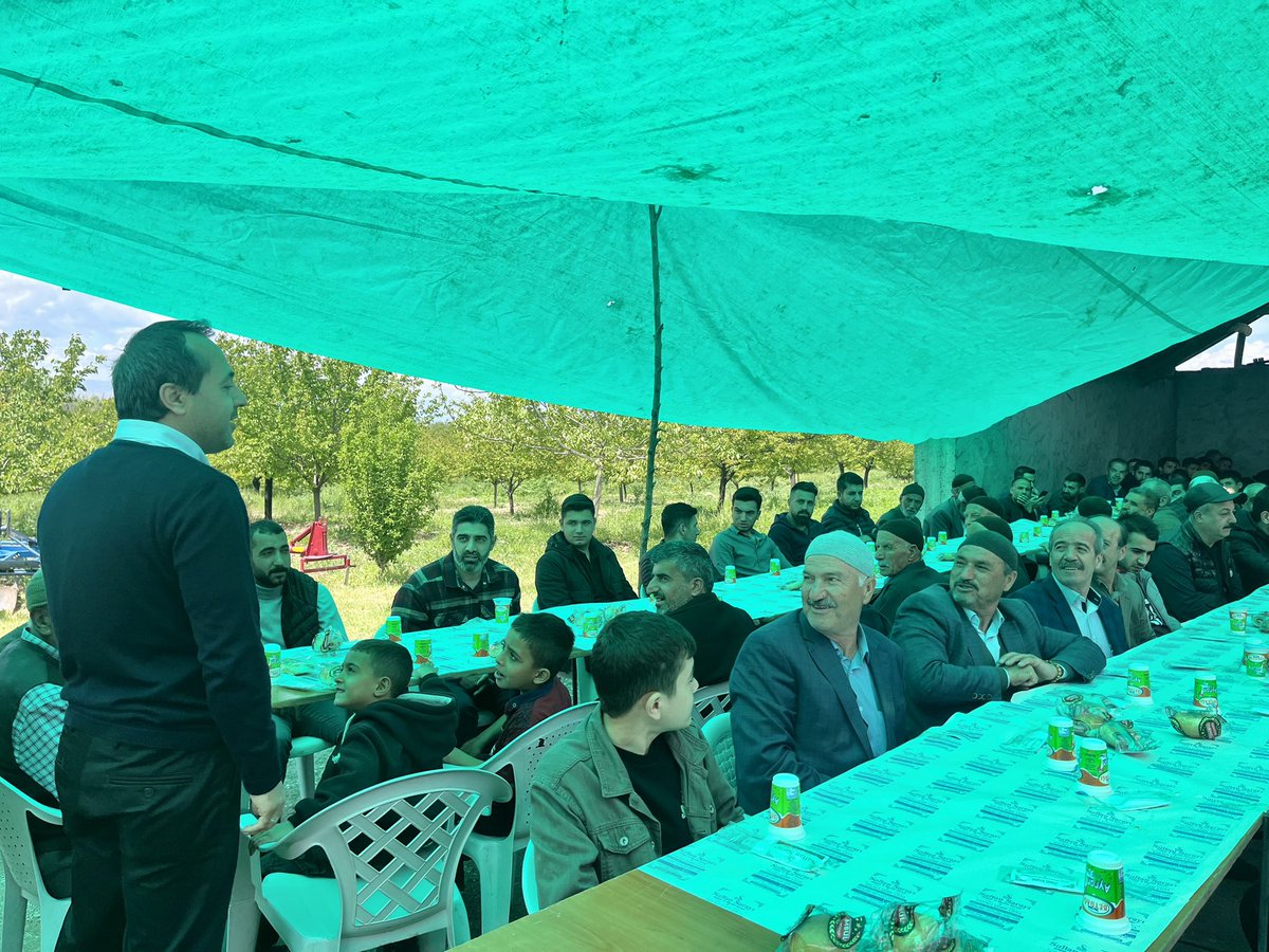 a_babacann's tweet photo. 📍Battalgazi, Hatunsuyu
#Partimiz emektarlarından ve aile büyüğümüz Osman Babacan abimizin mahdumu sevgili Harun kardeşimizin velime yemeğine katıldık. Allah'tan iki cihan saadeti diledik.
Kardeşliği beraber inşa edeceğiz.
#AKParti #Malatya #TürkiyeYüzyılı
#DoğrusuAKParti https://t.co/yZ81muVZlM