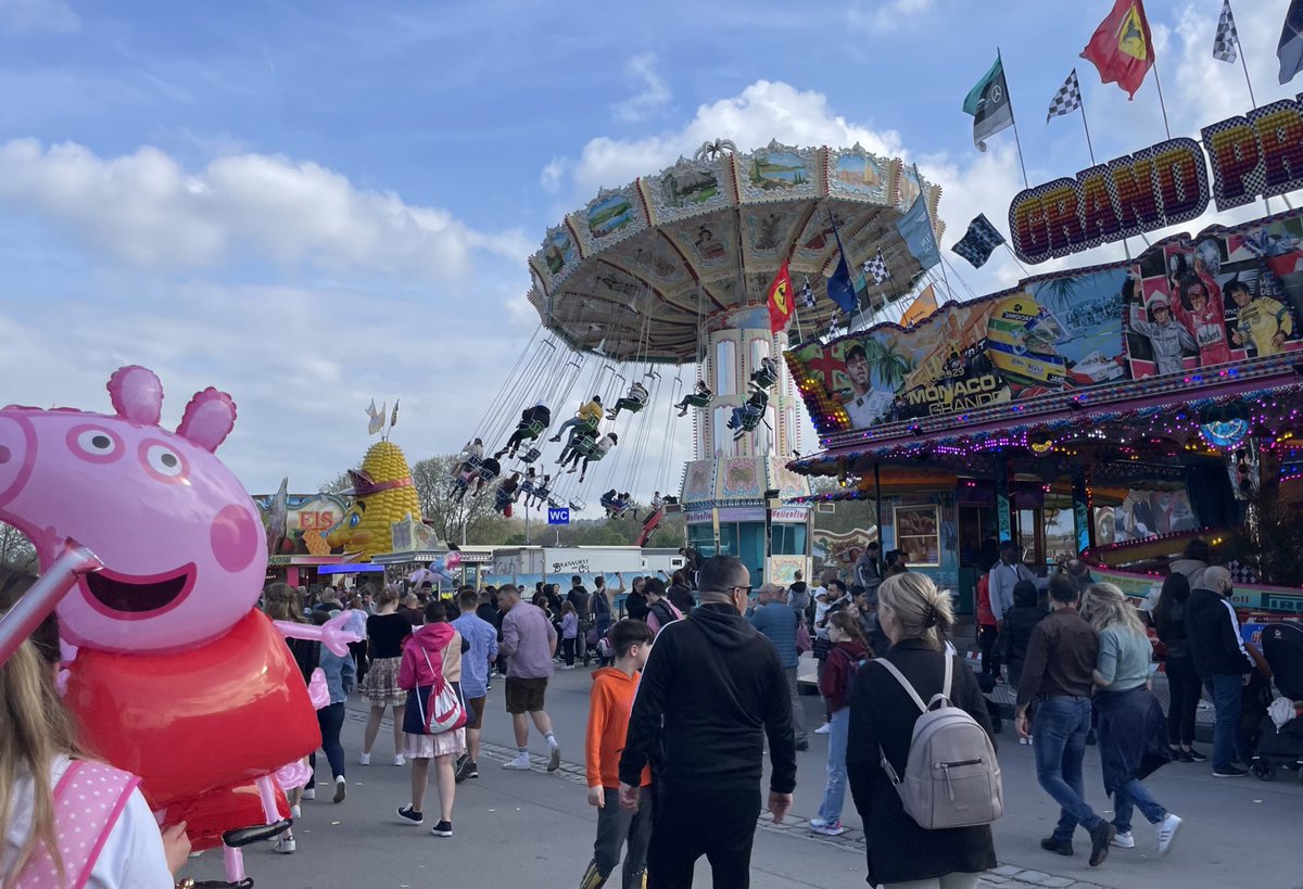 昨日友達とお祭り行って来たよーん🍻
祭り、やっぱ楽しいね🥺

昨日は朝から色々あった日で
夜疲れて死んだ😱笑 https://t.co/mjk5SqGDxm