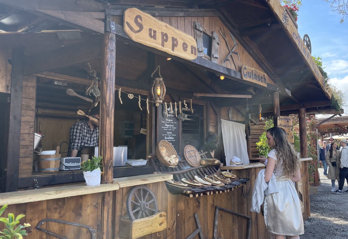 昨日友達とお祭り行って来たよーん🍻
祭り、やっぱ楽しいね🥺

昨日は朝から色々あった日で
夜疲れて死んだ😱笑 https://t.co/mjk5SqGDxm