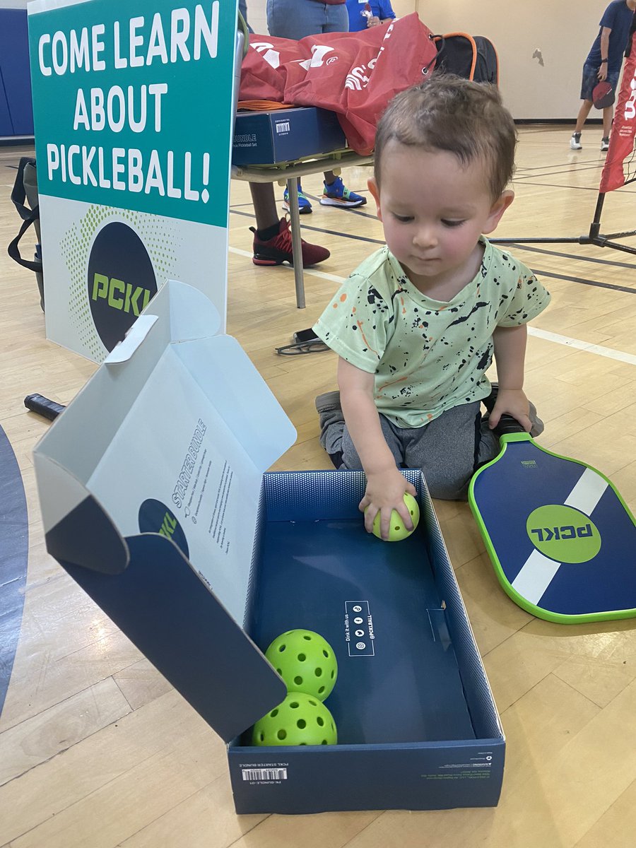 AllisonToller's tweet photo. Across the @atlantaymca thousands of children &amp; families celebrated #HealthyKidsDay! And our staff, volunteers, community partners &amp; sponsors made it all possible. We especially appreciate @Publix Super Markets Charities for
its tremendous support! 
https://t.co/LVPO6CYNJn https://t.co/SyUqzoUq6D