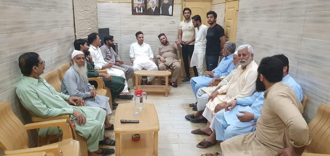 Aliofficial____'s tweet photo. این اے 78 یوسی 52
 چوہدری قاسم گجر کے آفس آمد
یوسی کے معززین سے ملاقات اور سیاسی صورتحال پر تبادلہ خیال https://t.co/xlLGWk9xa7