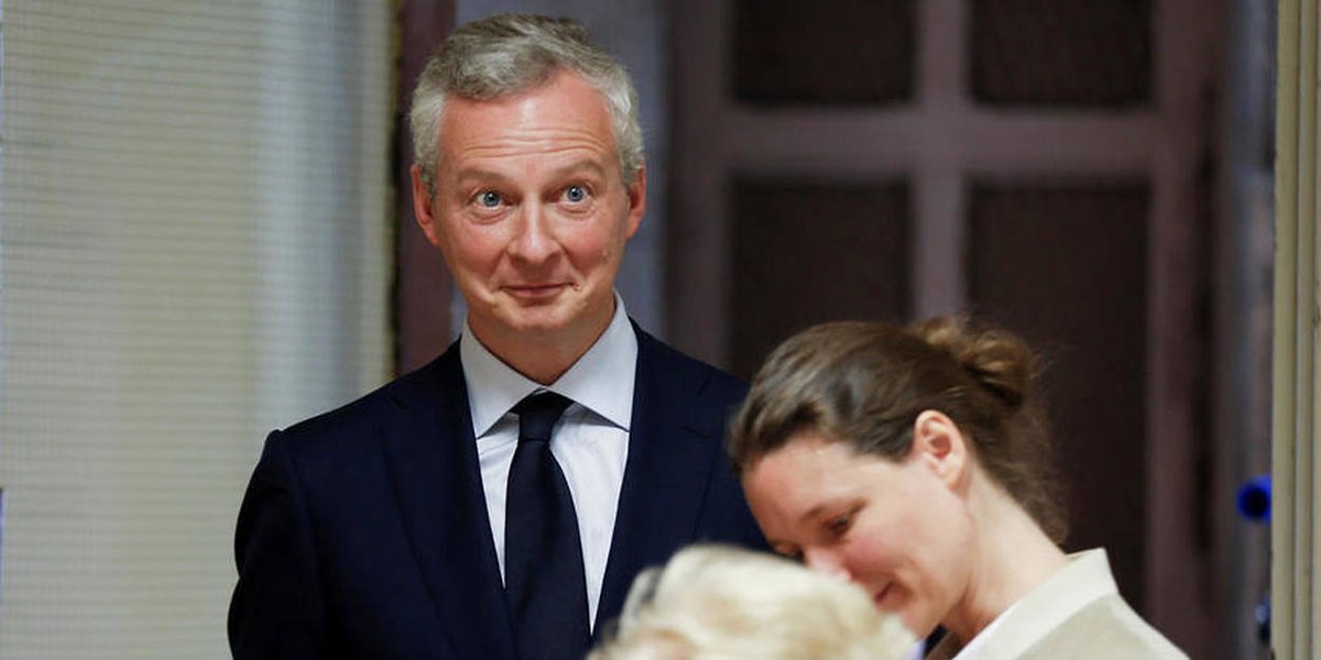 Reconstruire_fr's tweet photo. En 1932, la rate se dilatait avec Gaston Ouvrard.
90 ans plus tard, c'est au tour de l'anus avec notre champion Bruno #LeMaire.
Vous le sentez le choc civilisationnel ?
#Macronie #AnusDilate https://t.co/DAukODNIsH