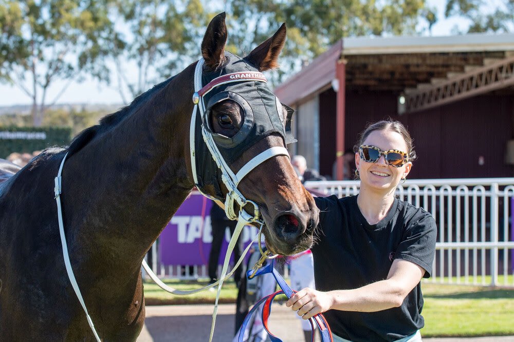 MickyGrantham's tweet photo. What a way to end the weekend with Antique Miss &amp; Debonnaire winning their maidens impressively at @NorthamRaceClub today! 

🤞🏼 they can hold their presence in the upcoming 3YO stakes races for the Belmont season 🙏🏽

Congratulations to Mr &amp; Mrs Peters 👏🏼

📸 @WesternRacepix https://t.co/COrUuI1SpI