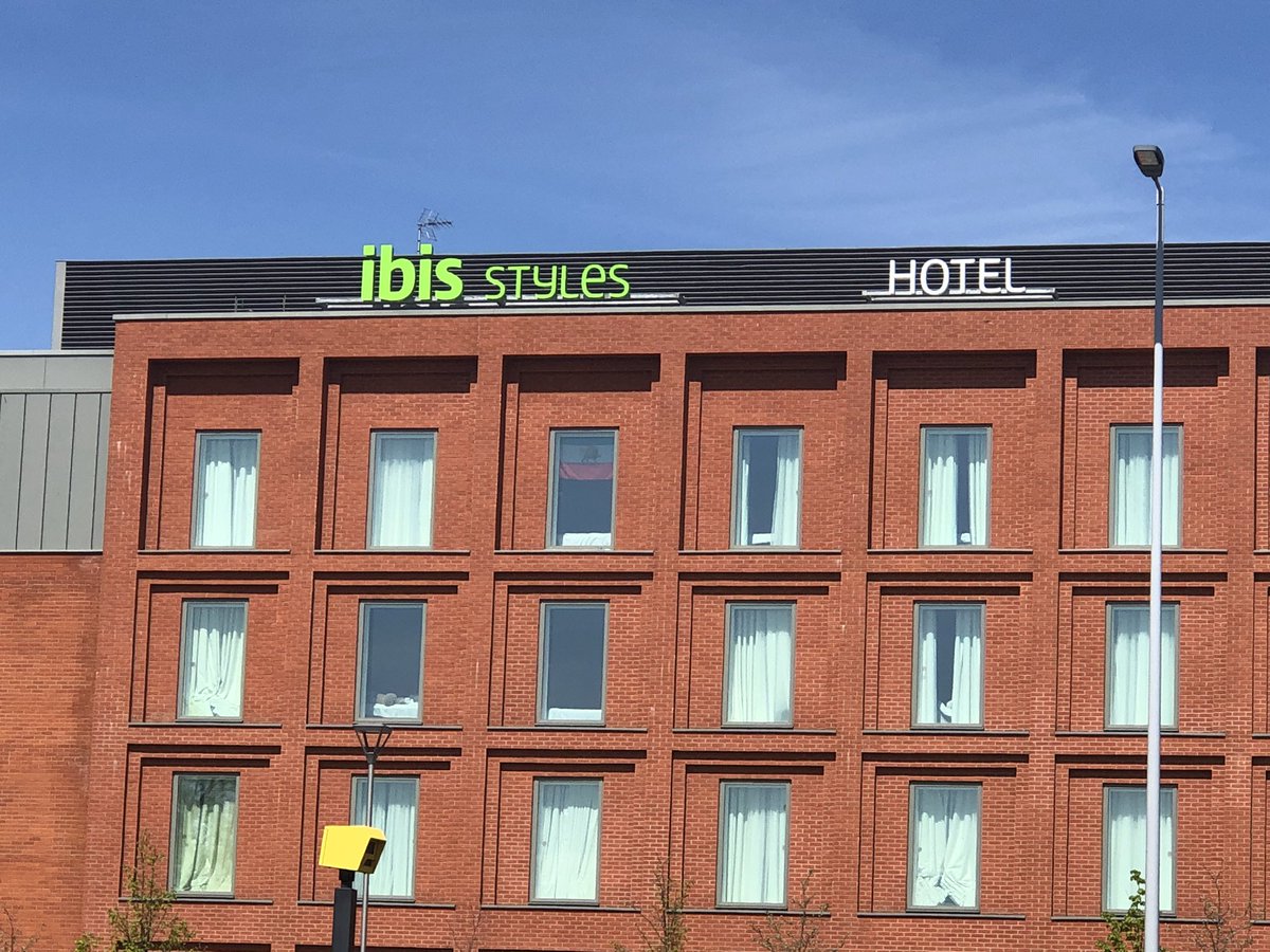 DagenhamLegends's tweet photo. Hey @accor @ibisstyles one of your guests staying at Heathrow East has a flag in the window (top floor, 3rd window from the left). Classy https://t.co/cPSBA2nXwl