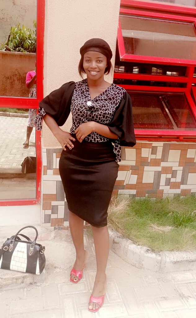 Omobolanle_lami's tweet photo. Happy Last Sunday of April
#Tailorgirl complete outfit tailored by me ๐ฅฐ๐ฅฐ https://t.co/REbq9u2Hkf