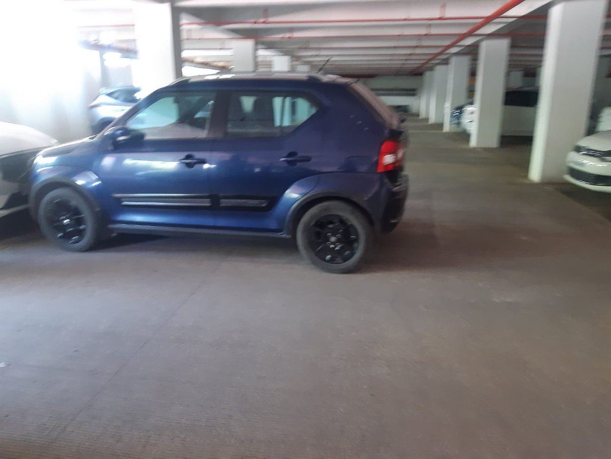 Hems_HighOnLife's tweet photo. These pictures from our parking area made my day. Could not stop laughing 😆 #NoOffense ❤️ https://t.co/E8vUbADR07