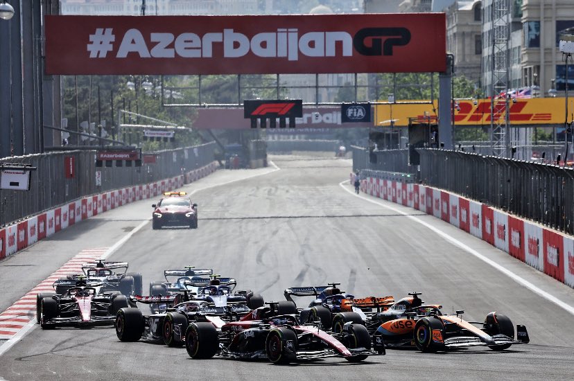 Culture__F1's tweet photo. Le grand prix de l’ennui. 

#AzerbaijanGP 🇦🇿 https://t.co/N9pS9Q40Ft