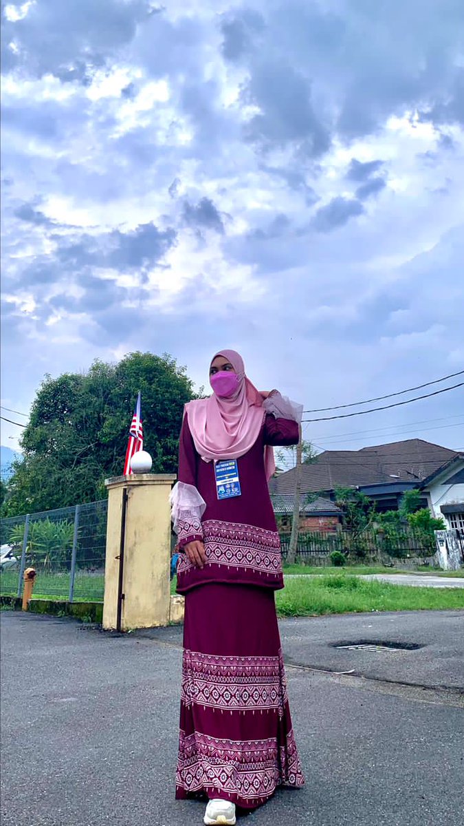 Azahan31's tweet photo. @eiwannawie @ummulumairah1 uhuk https://t.co/SBPMx5D3S8