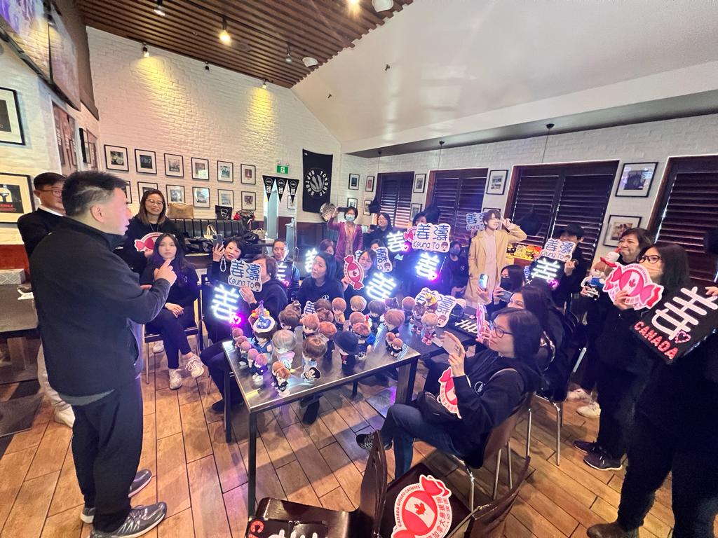 WVCChurches's tweet photo. We're honored to have World Vision Ambassador, Mr. @stephengwoo and Philip Gai from World Vision present a certificate of appreciation to #KeungForKindness in Canada this past week! Your kindness and compassion has truly made a difference! 

#TurkeyEarthquakeRelief #Worldvision https://t.co/cnf1JSGEqb