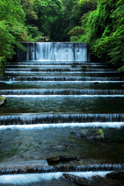 ixiacom's tweet photo. Waterfall Terrace, Taipei, Taiwan #WaterfallTerrace #Taipei #Taiwan https://t.co/lLEH4pEfMN https://t.co/a4lrOnZUR5