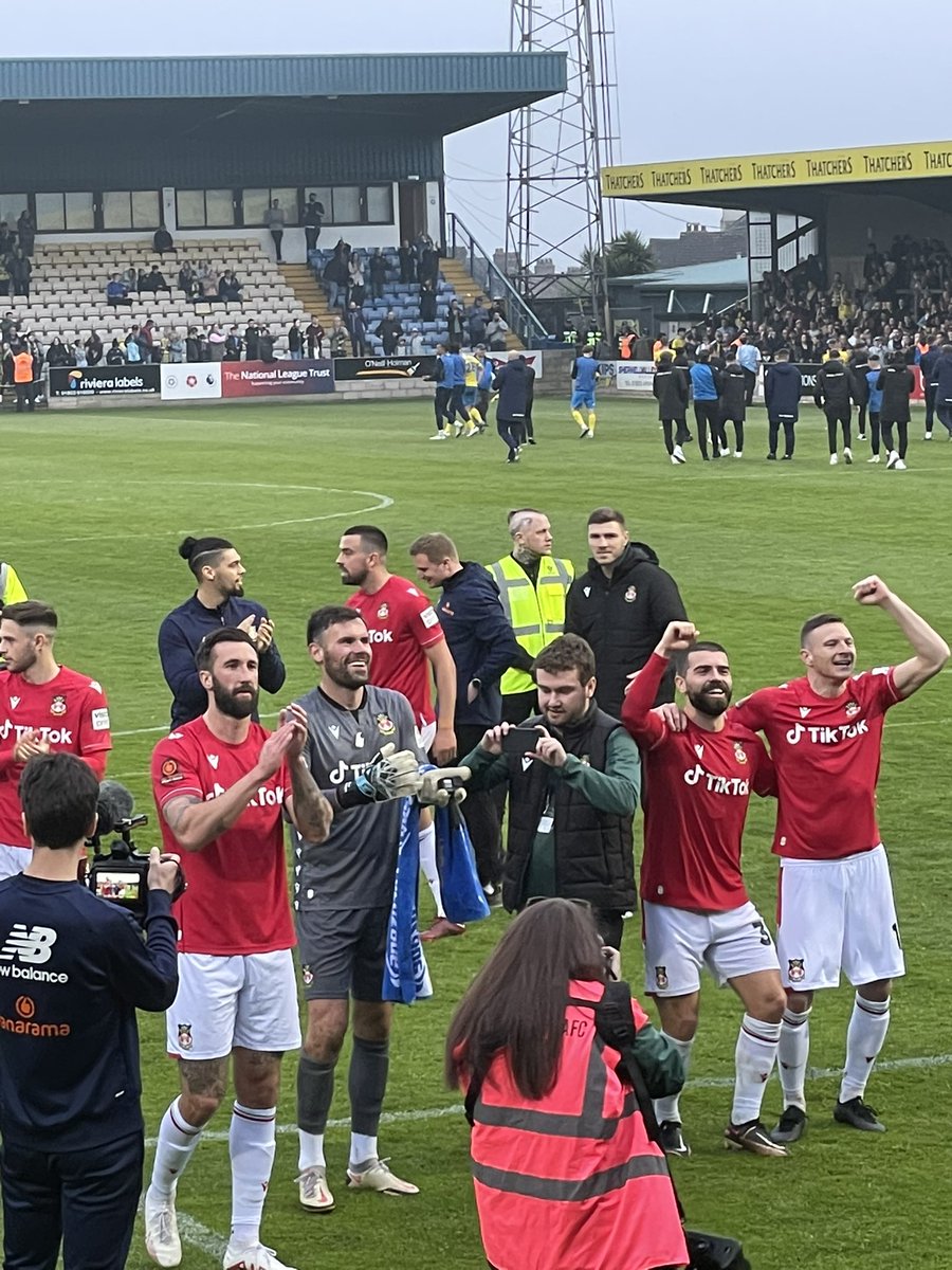 richhamer2's tweet photo. What a weekend!! What a week! What a team!! #Wrexham #torquayaway https://t.co/PgsXrFx7QJ