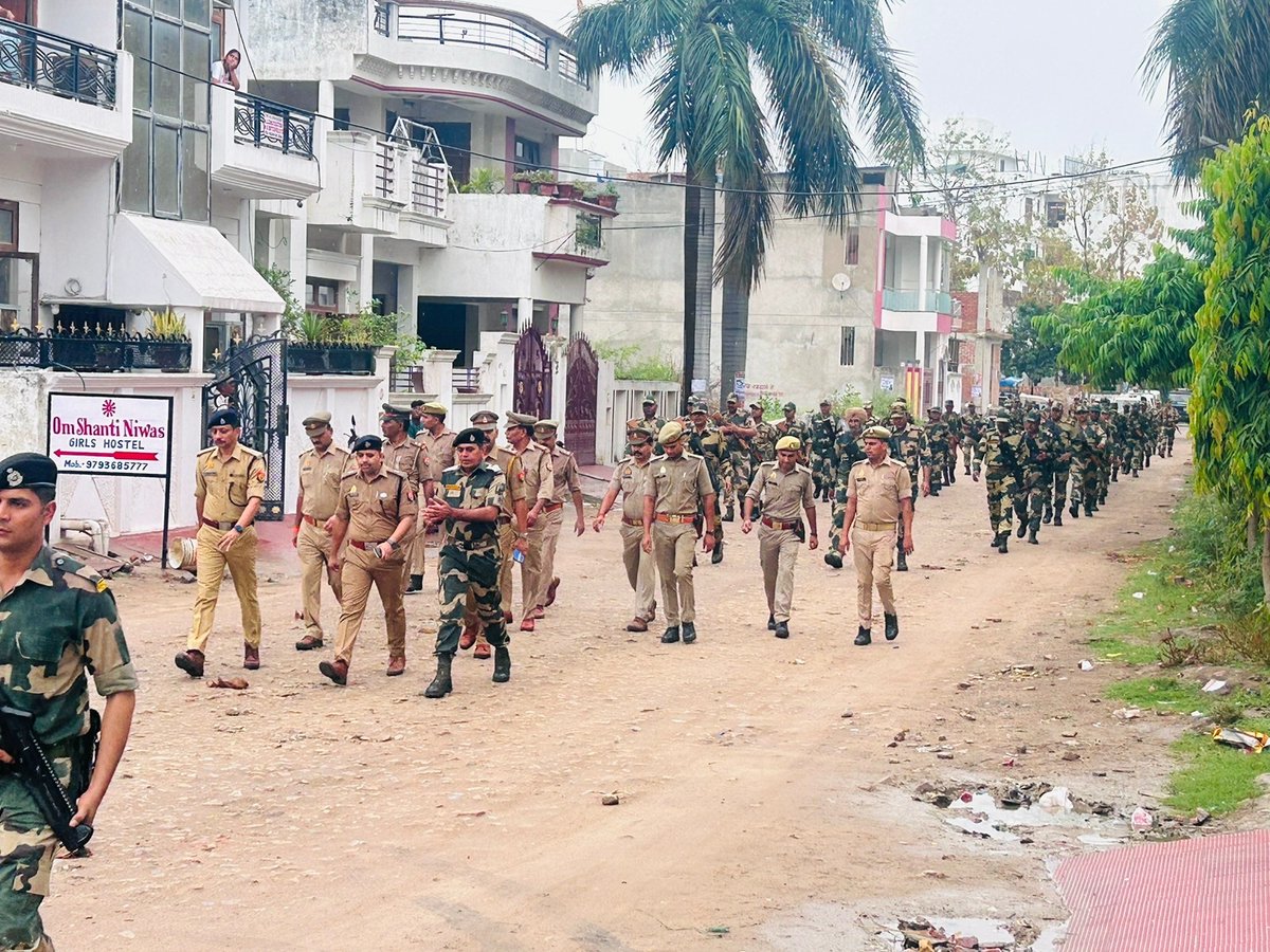 LUCKNOW POLICE tweet media