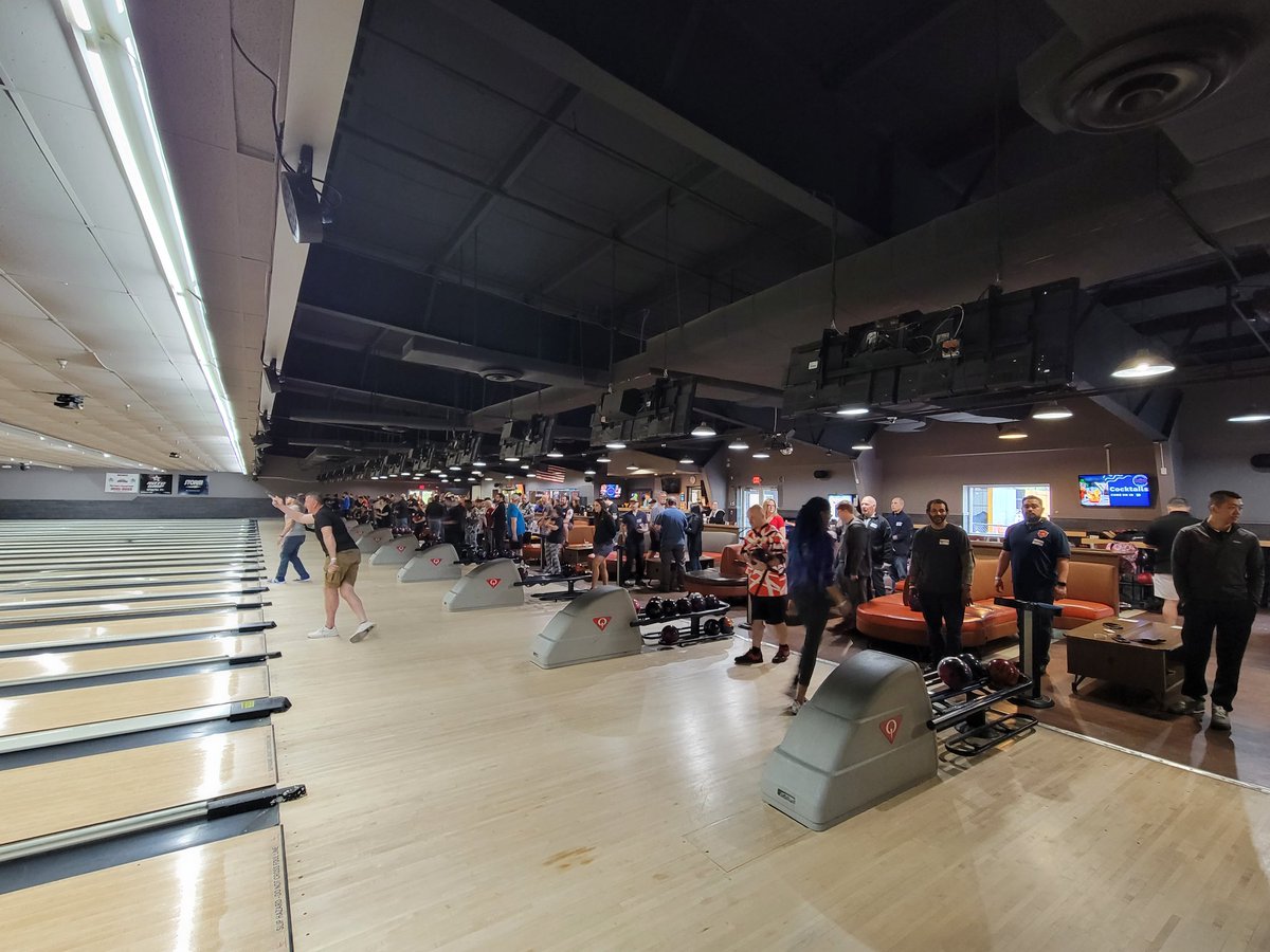 What an awesome day at Spins Bowl Carmel yesterday. Thank you Leading Edge Pro Shop for hosting us. I hope everyone who attended enjoyed the day. @900Global @Storm_Nation @RotoGripBowling @Danielle_McEwan @ChrisVia_ @EasyMikeBreezy
