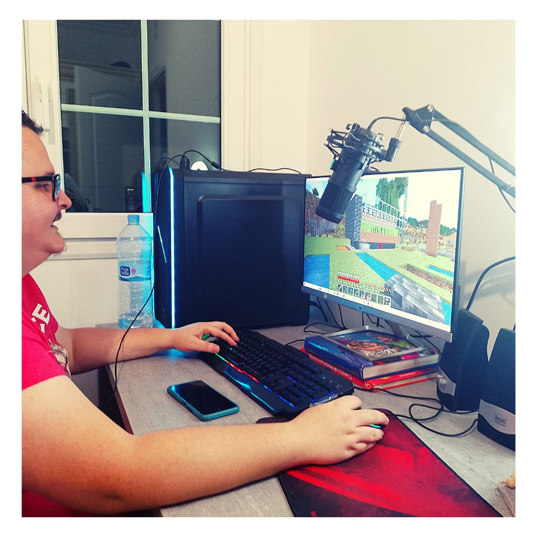 MonkeyDCloud_'s tweet photo. Después de mostrar un día normal en #madeinMonkey , no podía falta el #detrasdecamaras de muchos momentos vividos en esta serie de Maincraa📸
#monkeydcloud #mdc #bts #minecraft #minecraftecnico #diaadia #granja #minecraftbuilding #streamer #twitch #youtube #gamer #iggamer https://t.co/C62PNdvDcY