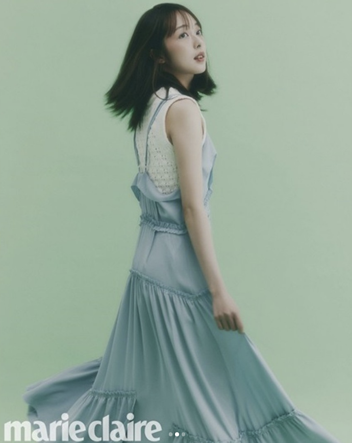 Jennie_xmas's tweet photo. #김보라
▷ RELEASE : '마리끌레르' 매거진
▷ BRAND : #커렌트 #CURRENT
▷ PRODUCT : SHEER SHIRRING SLIP DRESS [LIGHT BLUE]

제품 보러가기
https://t.co/O0Fzoh4Mwb https://t.co/Kx64HrxHkT