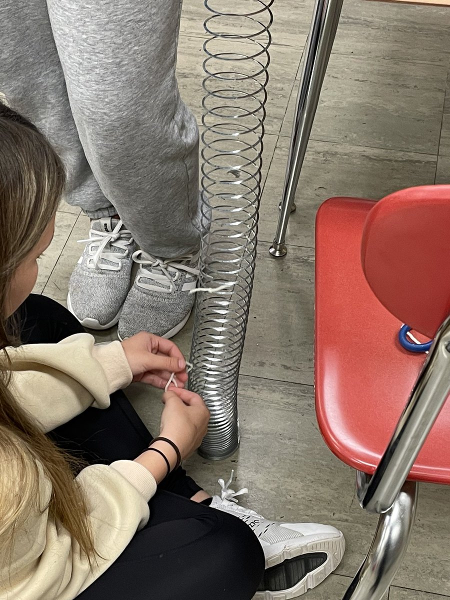 LaRose_AP's tweet photo. We have been making waves in science class!  Lots of learning by doing!  @SMSJags 🌊 👩‍🔬 https://t.co/8oafObu6yM