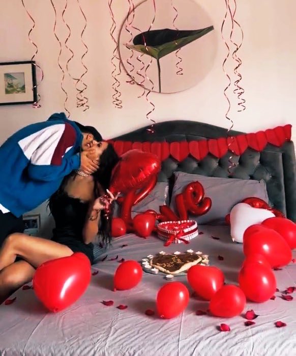 rosabernardo98's tweet photo. “La felicità è amore, nient'altro. 
Felice è chi sa amare.”
Debole per tutto ciò 🥹6 mesi di voi♥️
 #donnalisi https://t.co/PSZTrjj5Fn