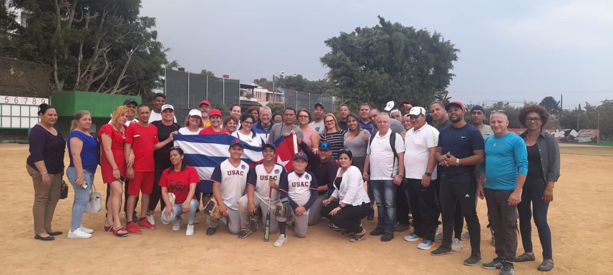 uccmcuba's tweet photo. Seguimos los 👣 de la Brigada Médica 🇨🇺 en Guatemala que realizó el acto  por el #1Mayo
#ALaPatriaManosYCorazón 
#CubaCoopera 
#60SalvandoVidas https://t.co/oBqQAoEHX7