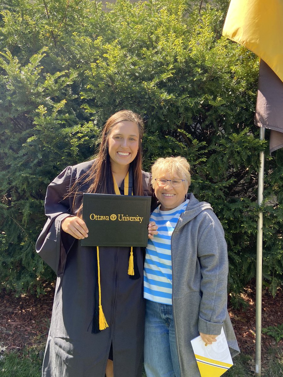 SERNAfamilyof5's tweet photo. Congratulations Aliks on Graduation & all your accomplishments this year @ Mom & Iβs Alma Mater. Very proud of U & very thankful we could b there 2 celebrate the day w/ U. Looking forward 2 seeing U n the next part of your journey!β€οΈ
#ProudDadMoment
#OUGrad
#FutureMathTeacher https://t.co/YV9M6aes1C