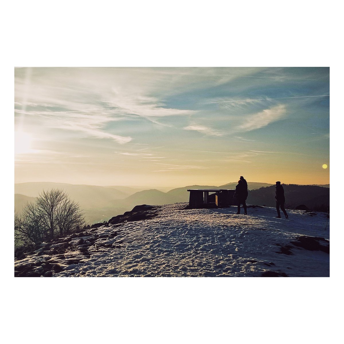 mdl882's tweet photo. @agric15 Les Vosges (depuis le Haut-du-Tot) https://t.co/dxmU9PUIiJ