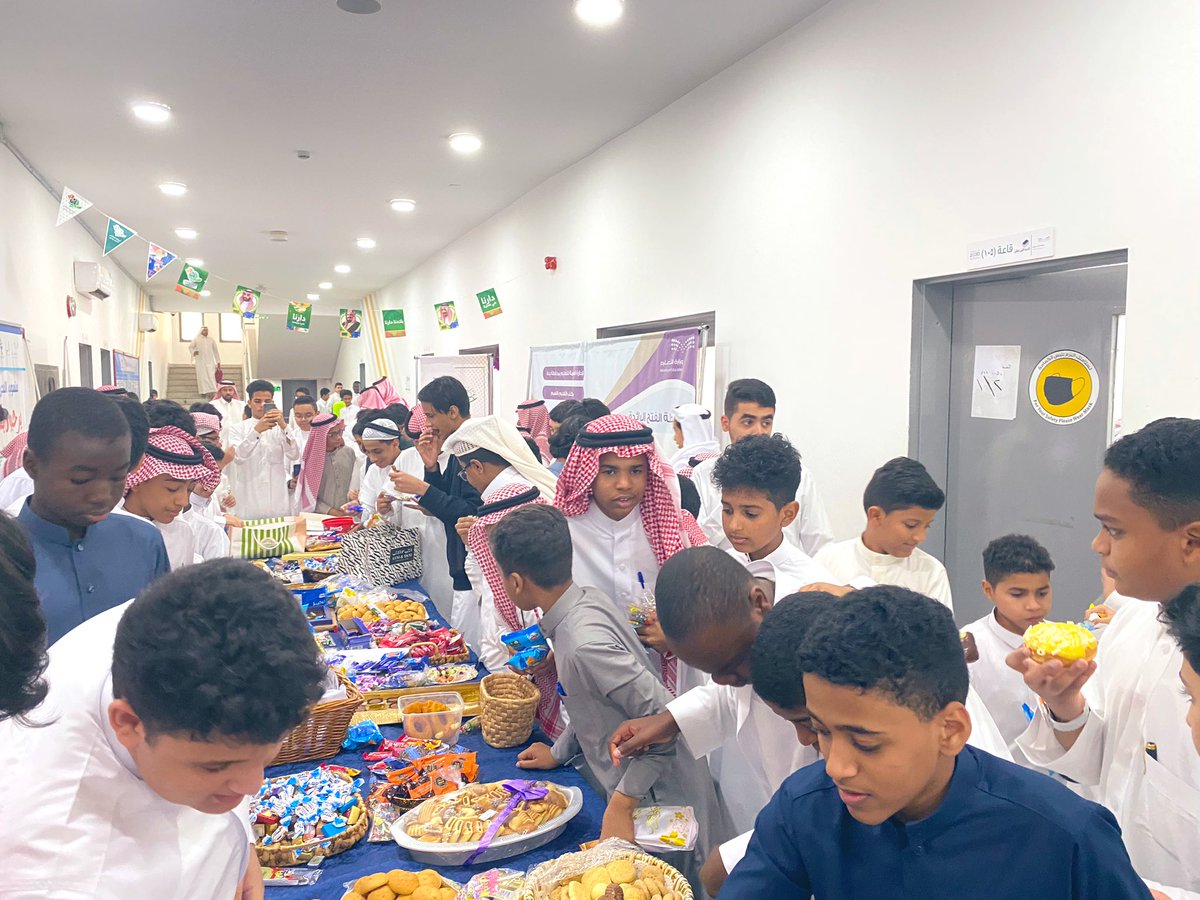 alfath2018_2022's tweet photo. عودًا حميدًا..
حفل عيد الفطر المبارك
#معايدة_التعليم

كل عام وأنتم بخير
#مكتب_التعليم_بالنسيم https://t.co/VrWM1OPiFV