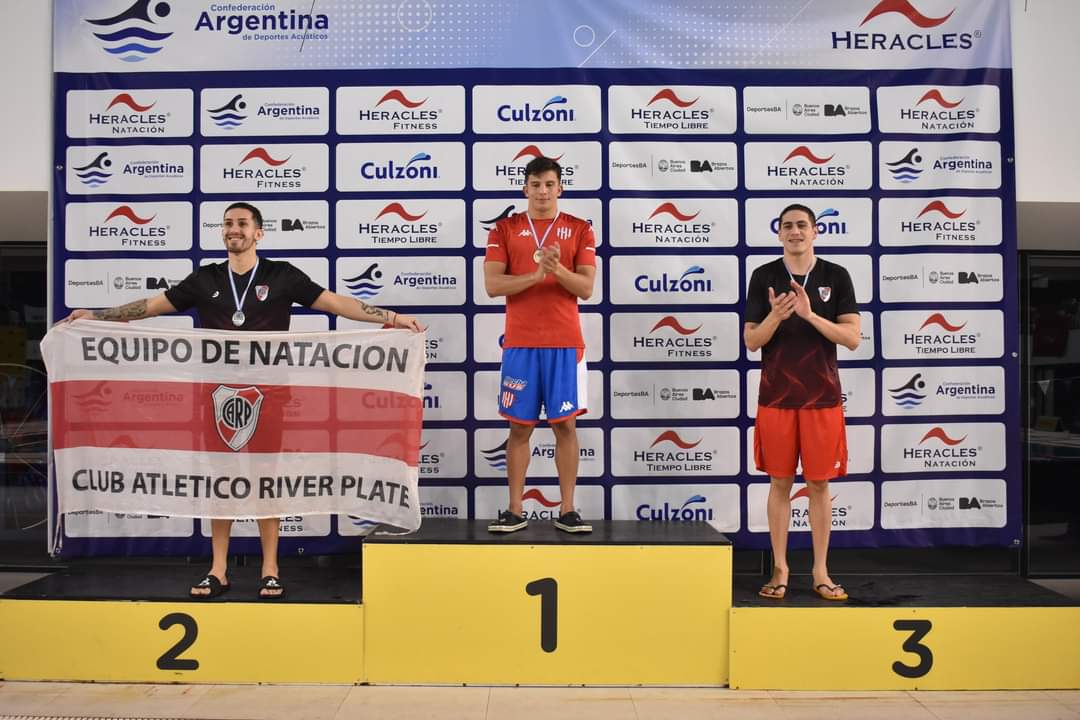 clubaunion's tweet photo. 🏊‍♂️ Tatengues en el Campeonato Argentino de Natación

✅️ 7 Marcas A para los Juegos Panamericanos Santiago de Chile 2023
👏 Dante Nicola: 200 Pecho
👏 Gabriel Morelli: 100 y 200 Pecho
👏 Agustin Hernandez: 100 Espalda
👏 Tomas Dipaolo: 200 Espalda
👏 Gian Franco Turco: 1500 Libre 
👏 Nicolas Deferrari: 200 Mariposa 

✅️ 2 Marca B Mundial Fukuoka Japón 2023
👏 Gabriel Morelli: 200 Pecho
👏 Nicolas Deferrari: 200 Mariposa

✅️ 1 Nuevo Récord Argentino
Relevo 4x100 Combinado

🥇 10 medallas de oro
🥈 12 medallas de plata 
🥉 6 medallas de bronce
