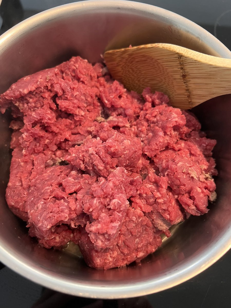 tallshaz's tweet photo. @mythofthenorth @sainsburys @coopuk 100% looks like mashed up dog meat - awful all squashed up! https://t.co/r8iAhWJr9O