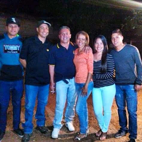 leydis87's tweet photo. @entrenoticiasgv #ENmatrimonio  Leydis Corro y Agustín Noguera, 36 años casados  y aún felices con nuestros 4 hijos y 6 nietos hermosos. https://t.co/4tFcMkCUSa