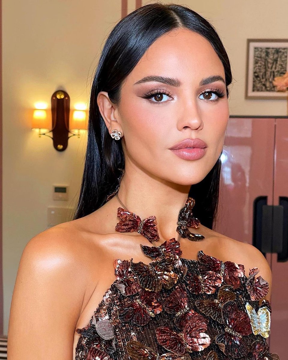 eiza gonzalez is flawless