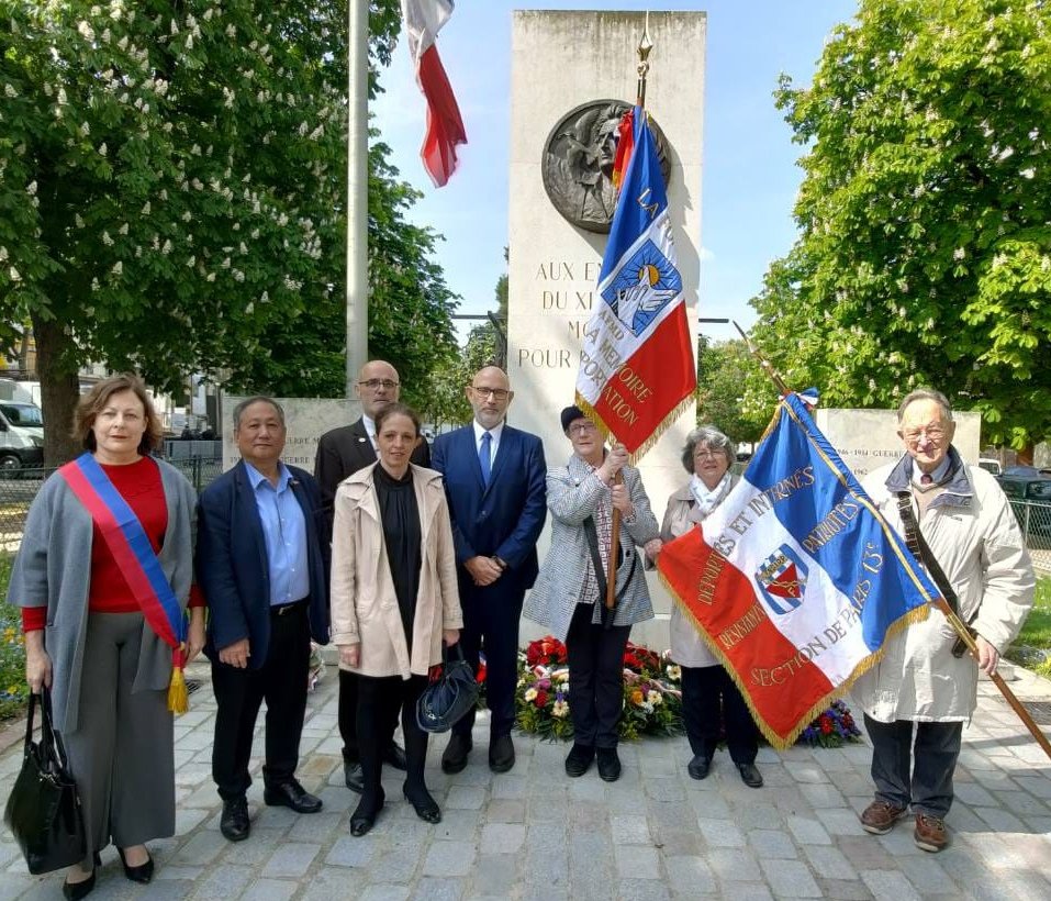 E_STIBBE's tweet photo. Journée nationale de la #Déportation. A toutes les victimes. A celles et ceux qui en ont réchappé. Aux justes parmi les nations. #mémoire #AMEJD #FNDIRP https://t.co/tcOEnsZSyu