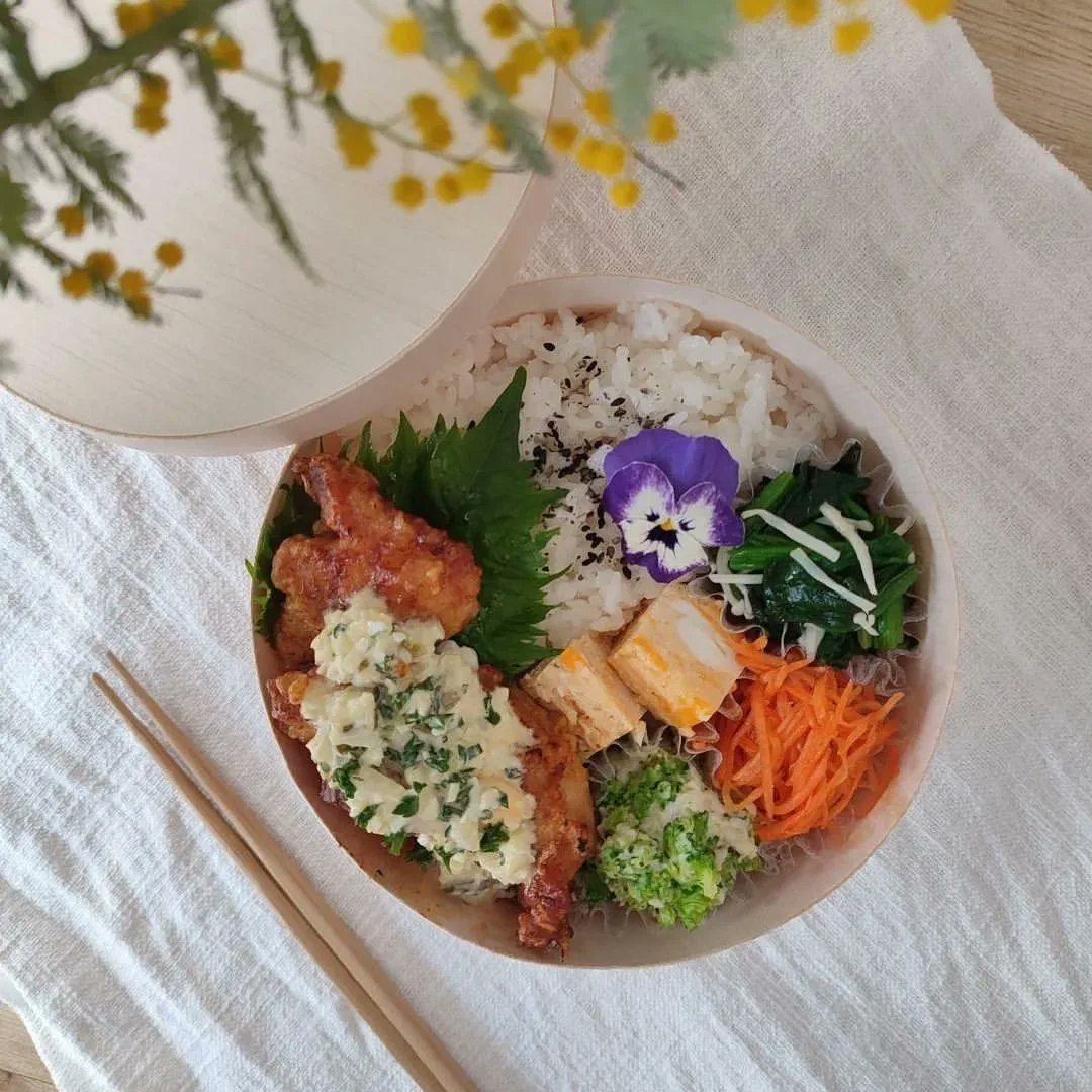 f_rufru's tweet photo. 食卓noteさんのお弁当はチケット予約時にお申し付けください
◎お弁当　1,000円
スープ付き1,300円

◎チケット
1部13:00(開場12:30)〜
2部16:00(開場15:30)〜
料金：2,500円＋別途ドリンク

※1部2部共に定員25名
※演奏時間 約1時間45分 https://t.co/GumhS1ntPK
