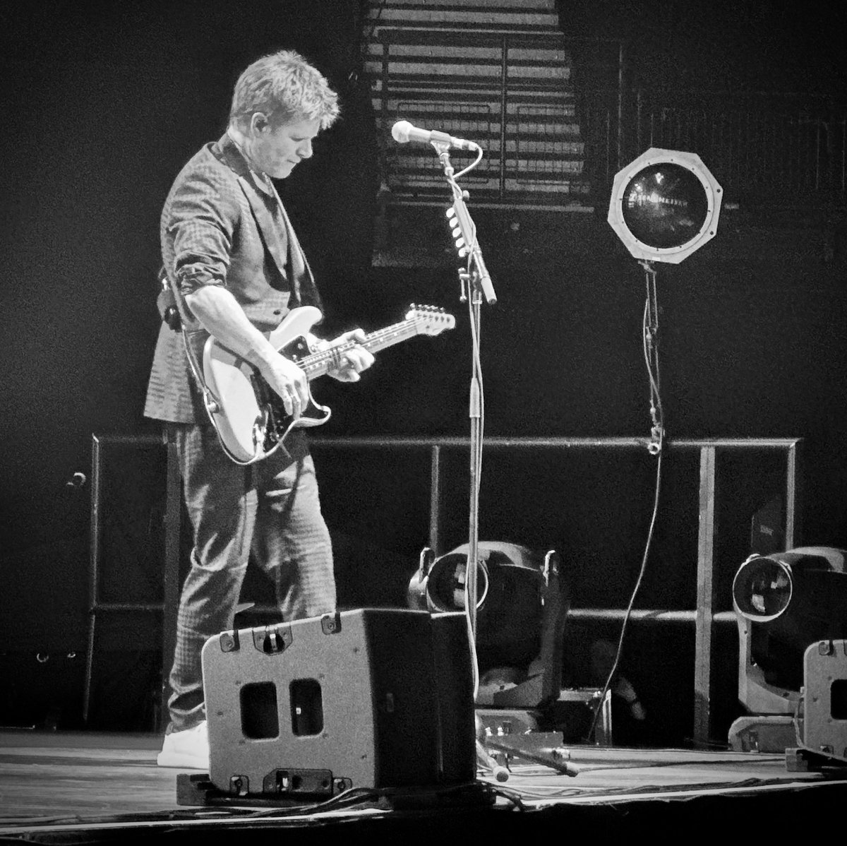 tearslostinrain's tweet photo. Duran Duran @duranduran at the Manchester Arena @AOArena 29 April 2023 #duranduran #manchester #arena #menarena #aoarena #live https://t.co/efADNEtVXG