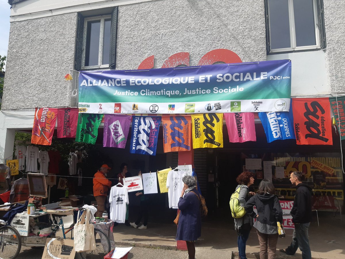 plusjamaisca_69's tweet photo. On vous donne rendez-vous demain pour un 1er Mai d'anthologie ! 

Mais d'abord, on fête toustes ensemble  le Reveillon des Luttes au CCO Villeurbanne avec les camarades de @SolidairesRhone ! 

On vous attend ! https://t.co/W0g69eJGxi
