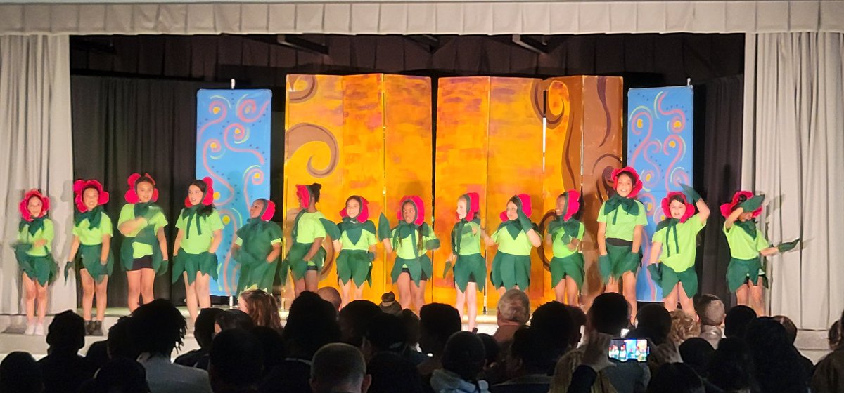 MrsTCCook's tweet photo. What an amazing performance!
Congratulations to the cast and everyone who made this event possible!
@FCPSWaverley @RWaves3 @FCPSJIvins https://t.co/TzPcBxfiRy