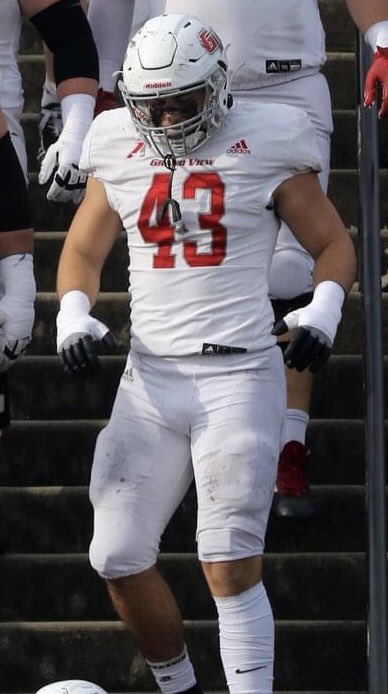 MSchoenfeldr's tweet photo. Today’s the day! 🎓 Congratulations @_Rock2_  👨🏻‍🎓🎉So proud of you ! Thank you to all the coaches family &amp; friends who supported him &amp; helped prepare him for his next chapter! @GVVikingFB You got this🌎 https://t.co/gTt00CJiAu