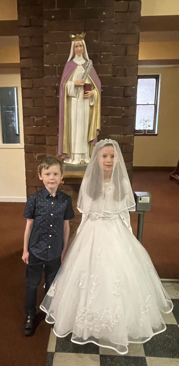 stpaulwhiteinch's tweet photo. Siblings celebrated their brothers and sisters at the First Communion Mass led by Father Andrew. A beautiful and prayerful Mass π#rerc #communityfamily https://t.co/ll6SG3Gpv9