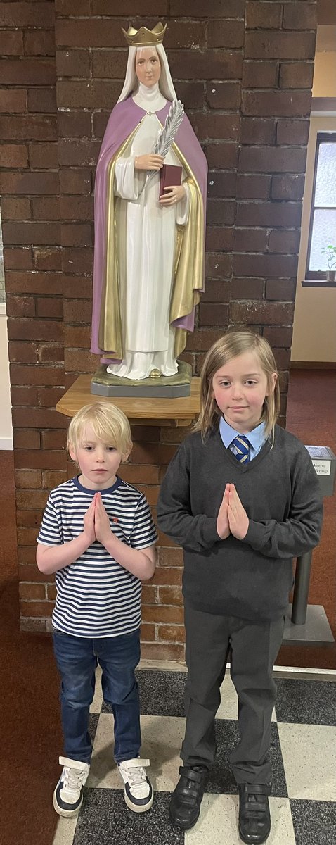 stpaulwhiteinch's tweet photo. Siblings celebrated their brothers and sisters at the First Communion Mass led by Father Andrew. A beautiful and prayerful Mass π#rerc #communityfamily https://t.co/ll6SG3Gpv9
