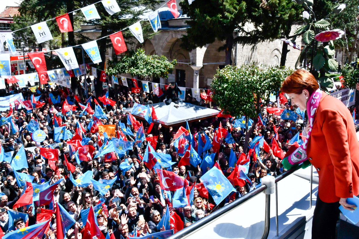 iyiparti's tweet photo. Genel Başkanımız Sayın @meral_aksener,

Isparta'da vatandaşlarımızla bir aradaydı.

Hiç merak etmeyin;

Güller diyarı Isparta'mız yeniden güçlenecek, yeniden kalkınacak...

Çünkü 14 Mayıs'ta;

Isparta tarih yazacak!☀️ https://t.co/KbcH8qd6Af