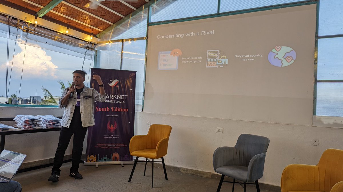 PhoenixGuildHQ's tweet photo. @rajeebkmdoteth introducing StarkNet 101 to our #StarkConnect Bangalore ☺️🥳
@0xHashstack #KeepStarknetStrange https://t.co/4hQcPzqT5l