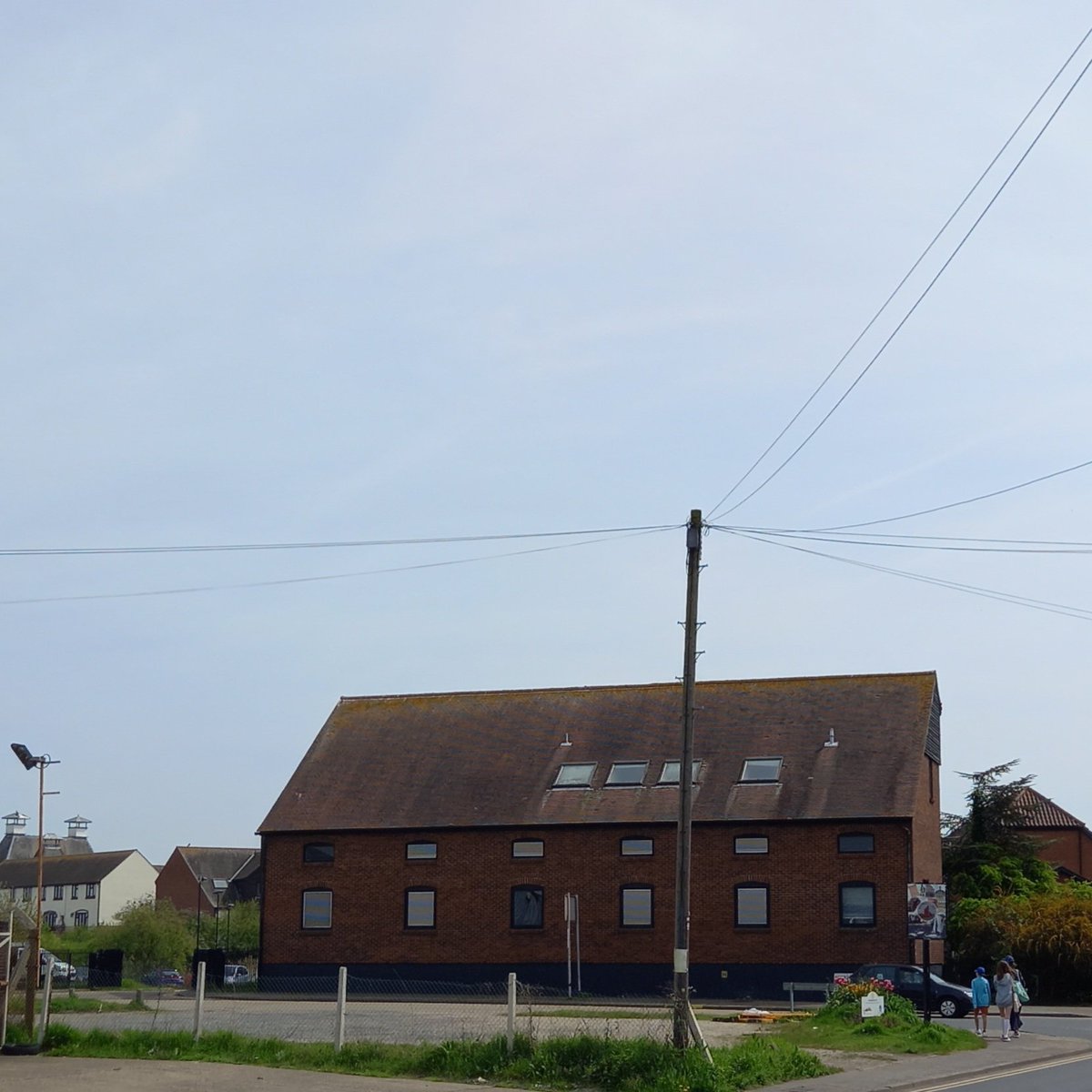 Hello @WeAreOpenreach I've seen 5 #swifts prospecting your building in #Manningtree today. Could we have a chat about getting some swift boxes and a calling system installed please? 

@SaveourSwifts @SuffolkAONB